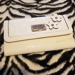 *closet clearout* Guess wallet